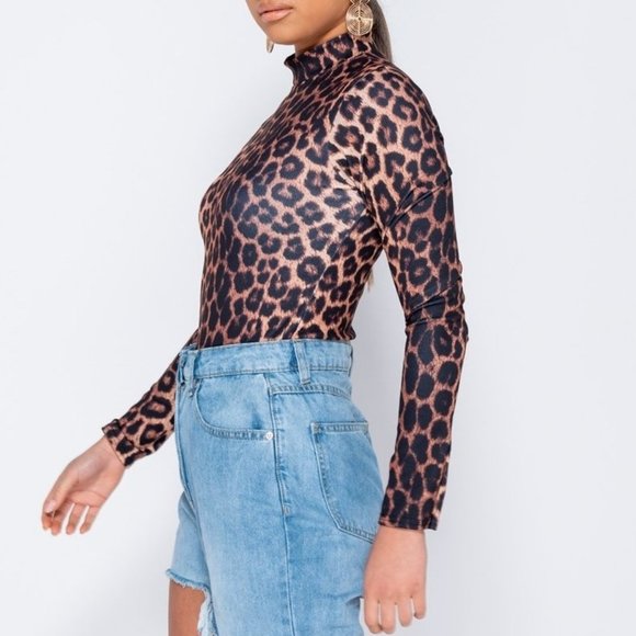 LAST ONE🎉Leopard Print Bodysuit - Picture 3 of 6